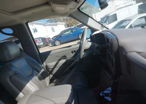 2004 GMC Yukon Xl 1500 Denali из США, поврежденный, VIN 1GKFK66U04J270061